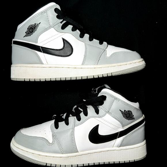 Nike Air Jordan 1 Mid GS Light Smoke Grey Men's Shoes - Size 5.5 - Picture 2 of 8